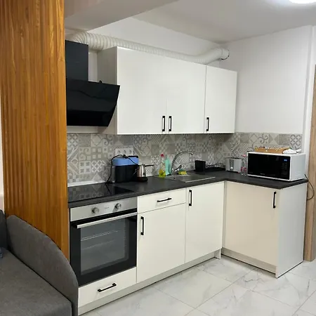 Riverstone Center Ντέμπρετσεν