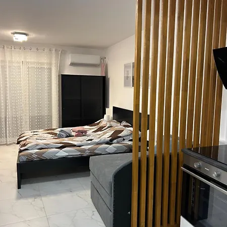 Apartment Riverstone Center