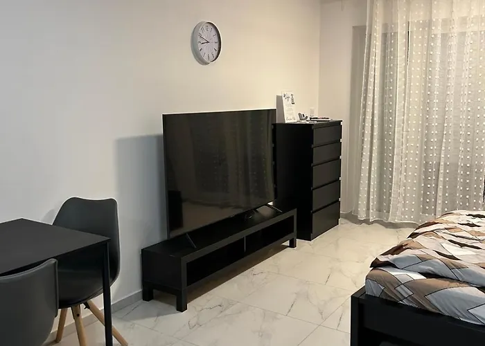 Apartment Riverstone Center