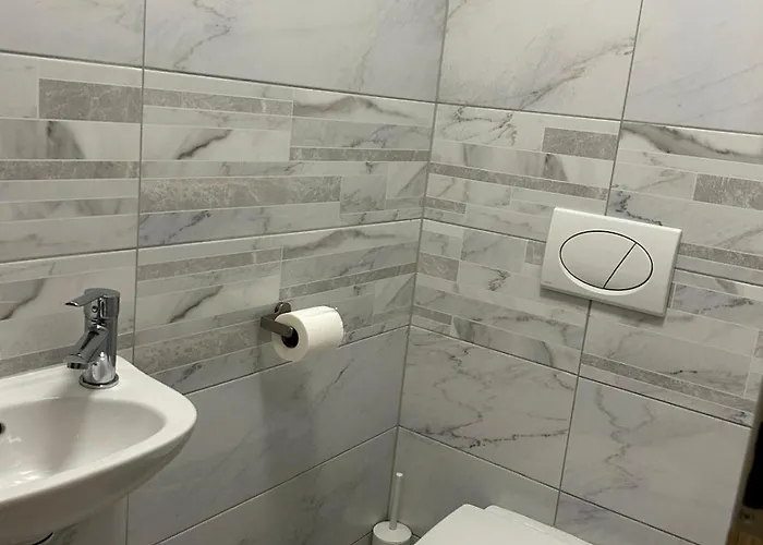 Riverstone Center Ντέμπρετσεν